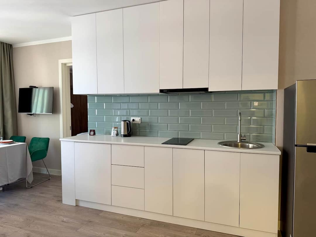 Greenside Emerald
